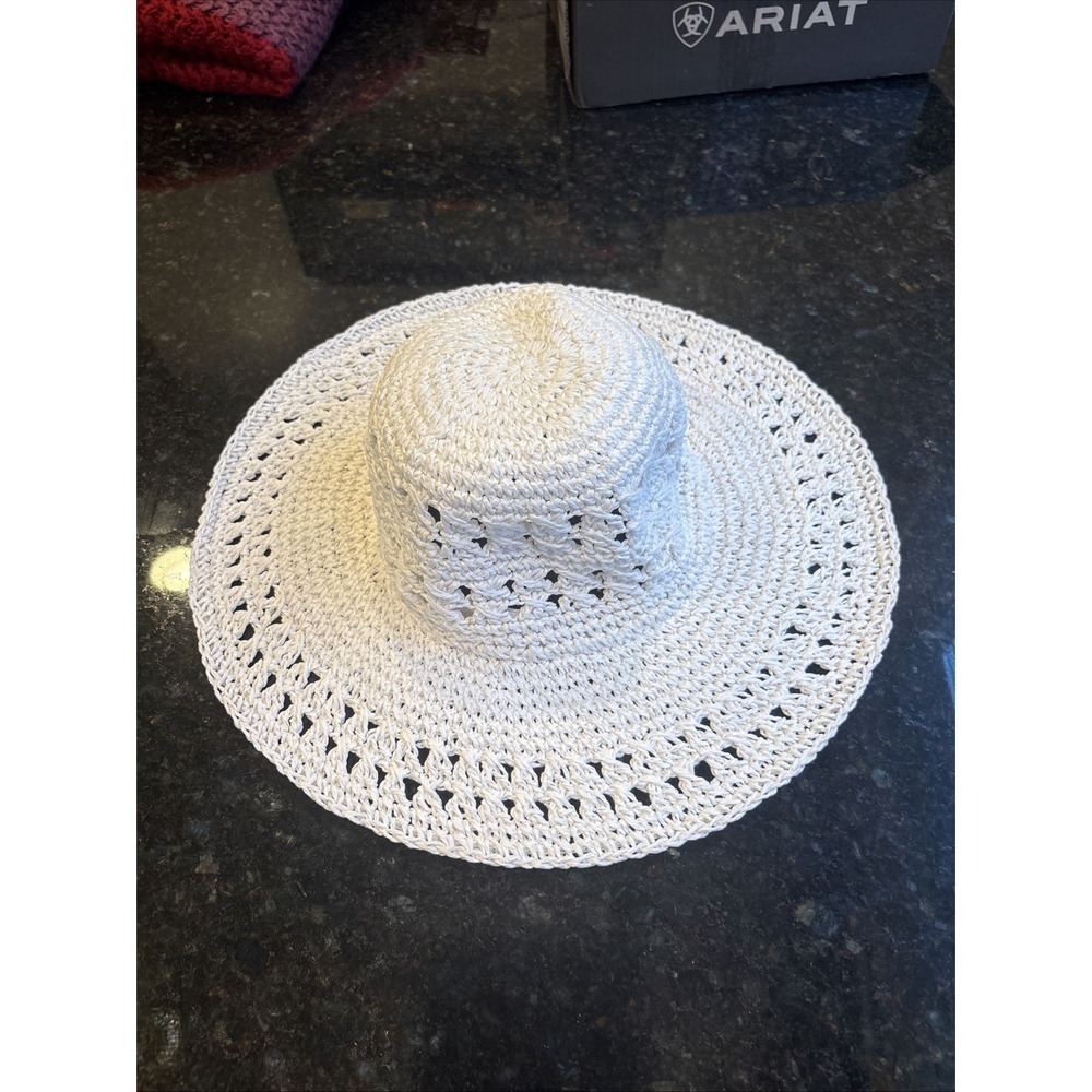 Time and Tru Women's White Floppy Sun Beach Hat Crocheted One Size